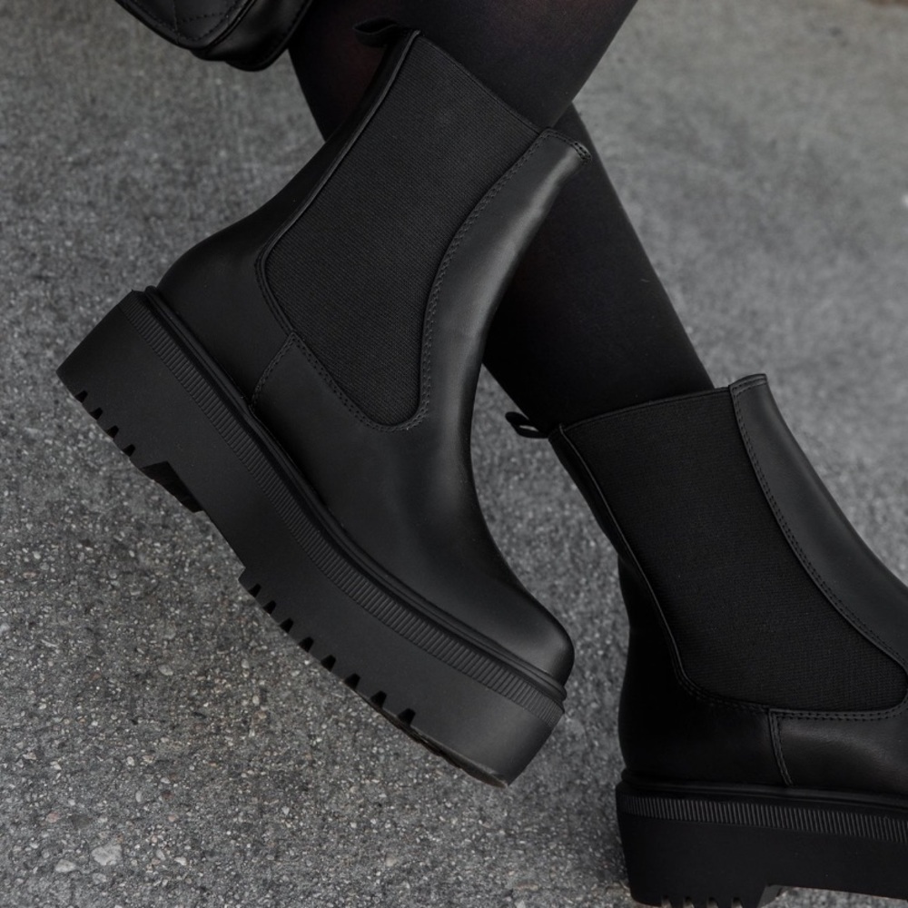 Black Boots